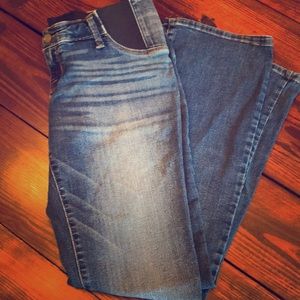 Women’s maternity jeans size 6